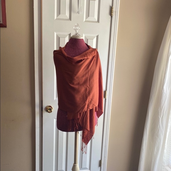 Women's Collection XIIX LTD.   Elegant Orange Shawl Wrap NWT - Picture 1 of 7